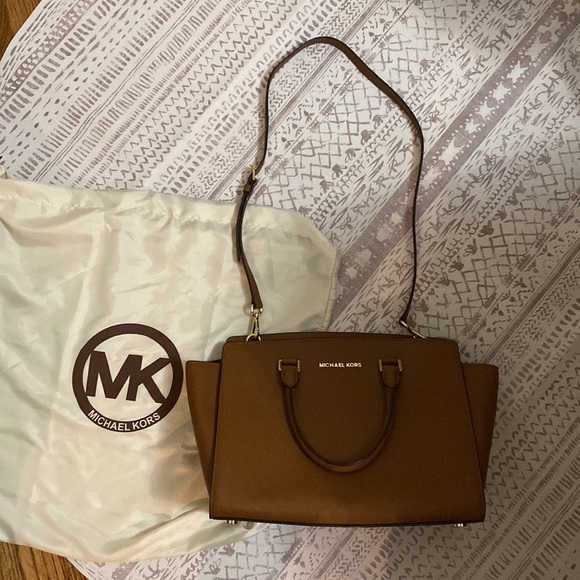 Michael Kors | Selma Large Brown Satchel - Picture 5 of 8